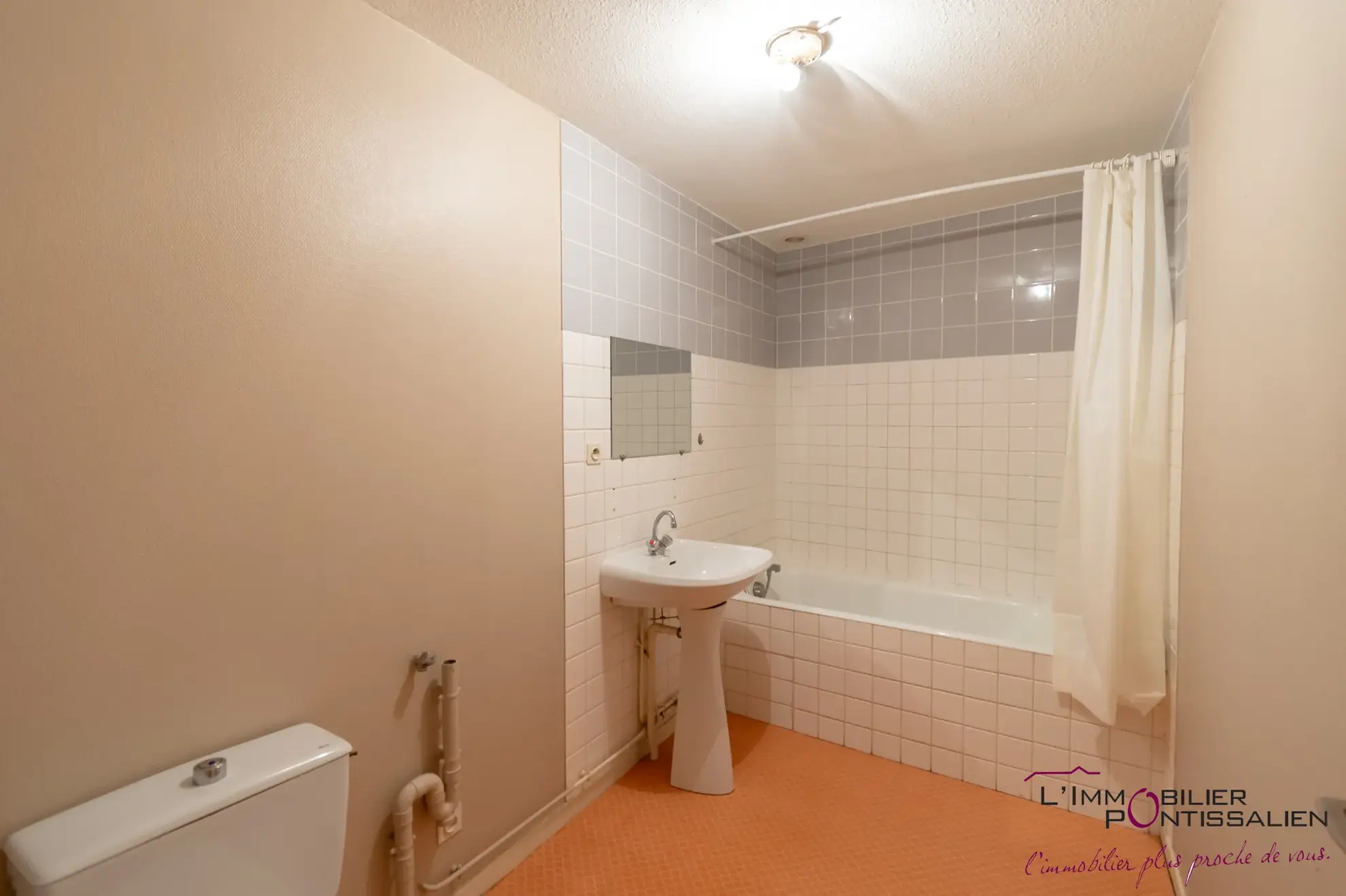 Appartement T2 à Pontarlier Centre-Ville avec Cave et Sécurité 