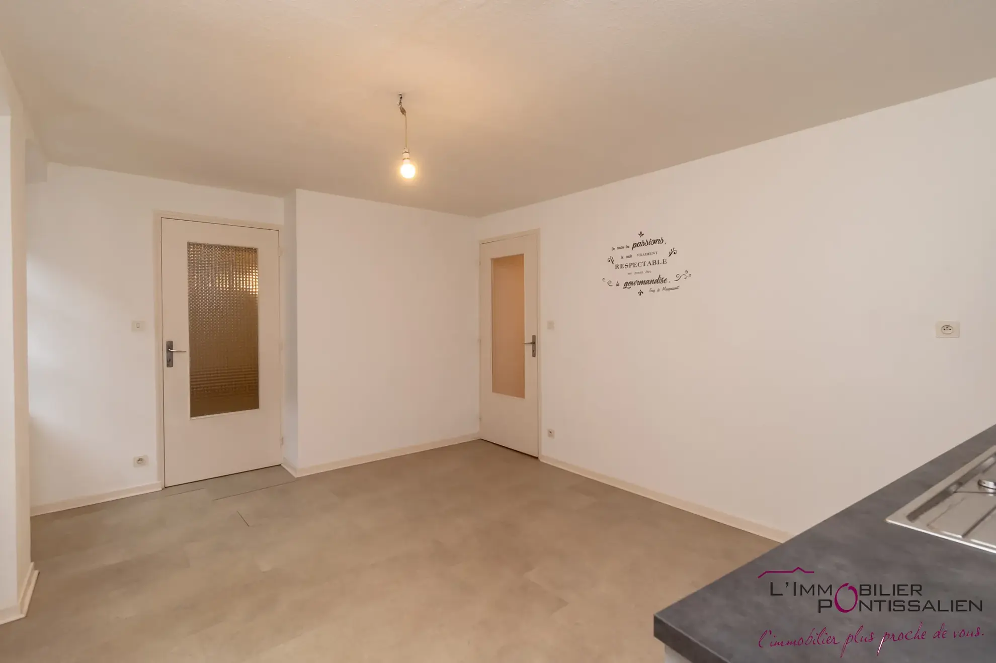 Appartement T2 à Pontarlier Centre-Ville avec Cave et Sécurité 