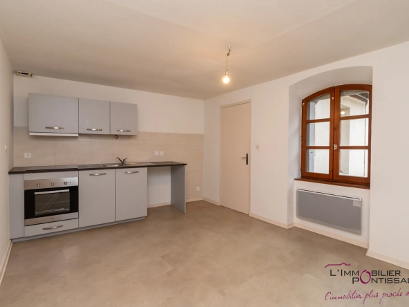 Appartement T2 à Pontarlier Centre-Ville avec Cave et Sécurité