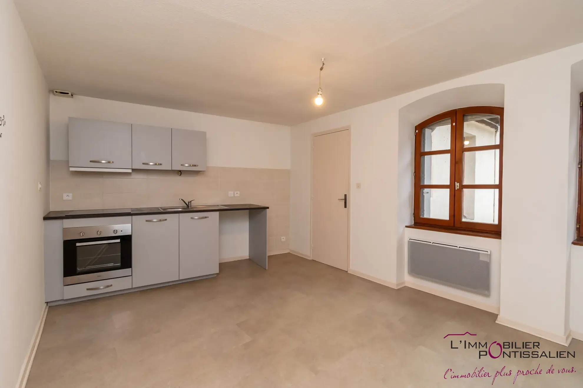 Appartement T2 à Pontarlier Centre-Ville avec Cave et Sécurité 