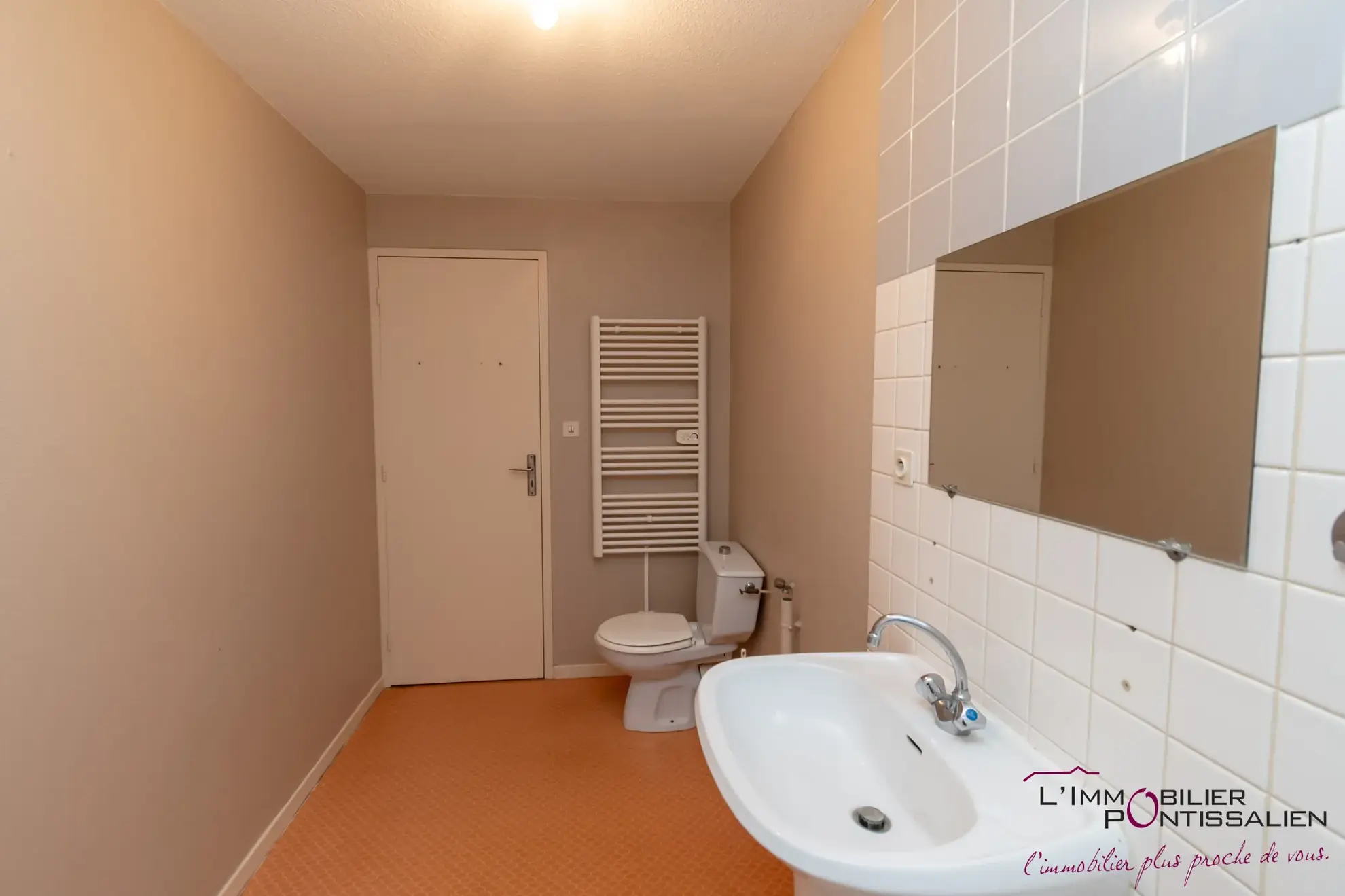 Appartement T2 à Pontarlier Centre-Ville avec Cave et Sécurité 