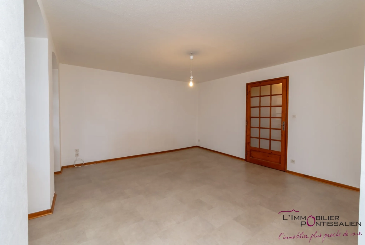 Appartement T2 à Pontarlier Centre-Ville avec Cave et Sécurité 