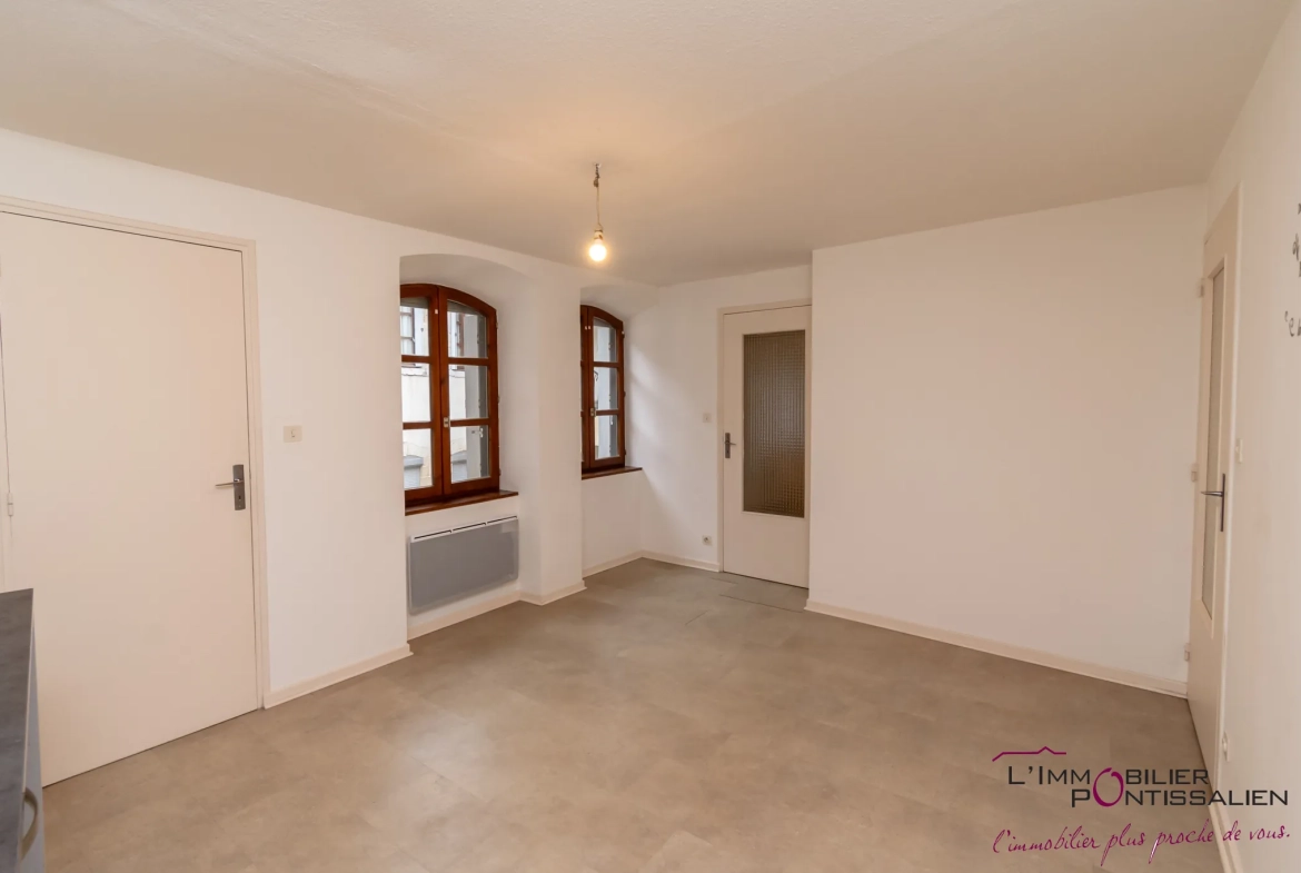 Appartement T2 à Pontarlier Centre-Ville avec Cave et Sécurité 