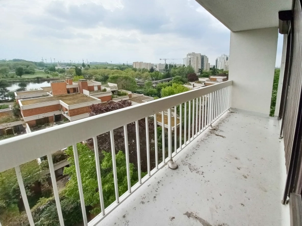 Appartement 4 pièces lumineux à vendre à Créteil près du lac et du métro 