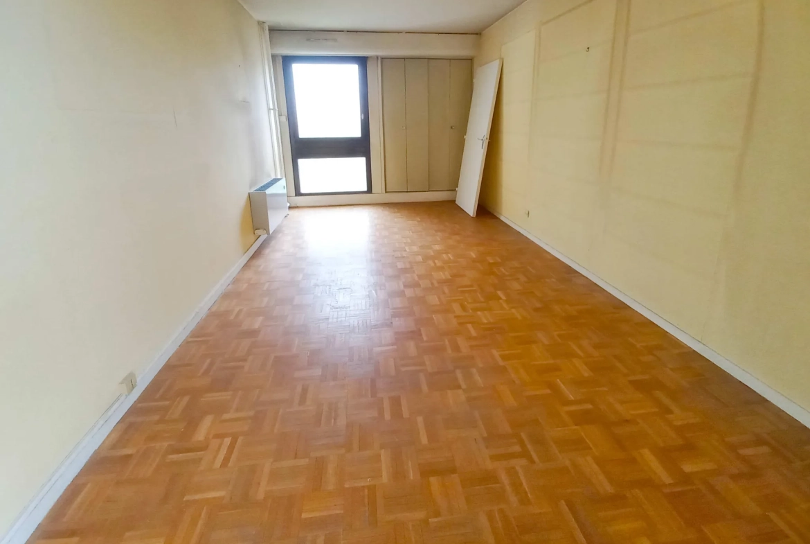 Appartement 4 pièces lumineux à vendre à Créteil près du lac et du métro 
