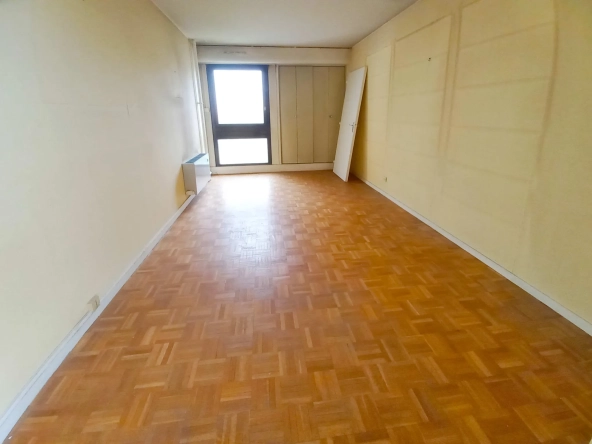 Appartement 4 pièces lumineux à vendre à Créteil près du lac et du métro 