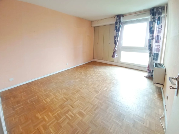 Appartement 4 pièces lumineux à vendre à Créteil près du lac et du métro 