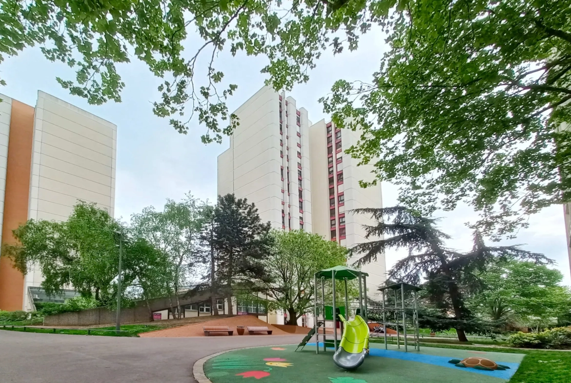 Appartement 4 pièces lumineux à vendre à Créteil près du lac et du métro 