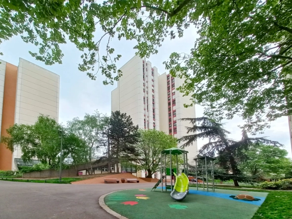 Appartement 4 pièces lumineux à vendre à Créteil près du lac et du métro 