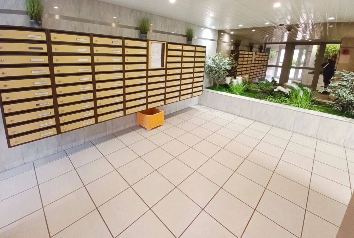 Appartement 4 pièces lumineux à vendre à Créteil près du lac et du métro 