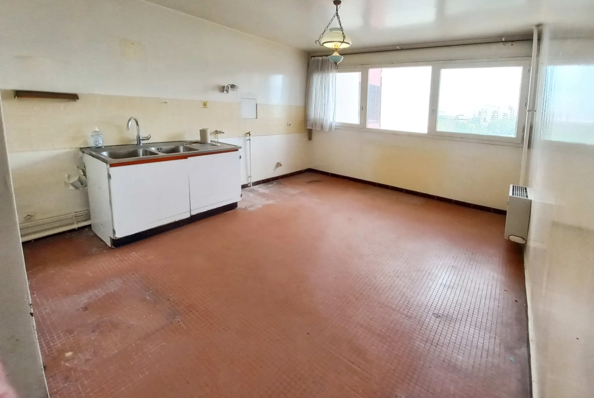 Appartement 4 pièces lumineux à vendre à Créteil près du lac et du métro 