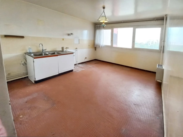 Appartement 4 pièces lumineux à vendre à Créteil près du lac et du métro 
