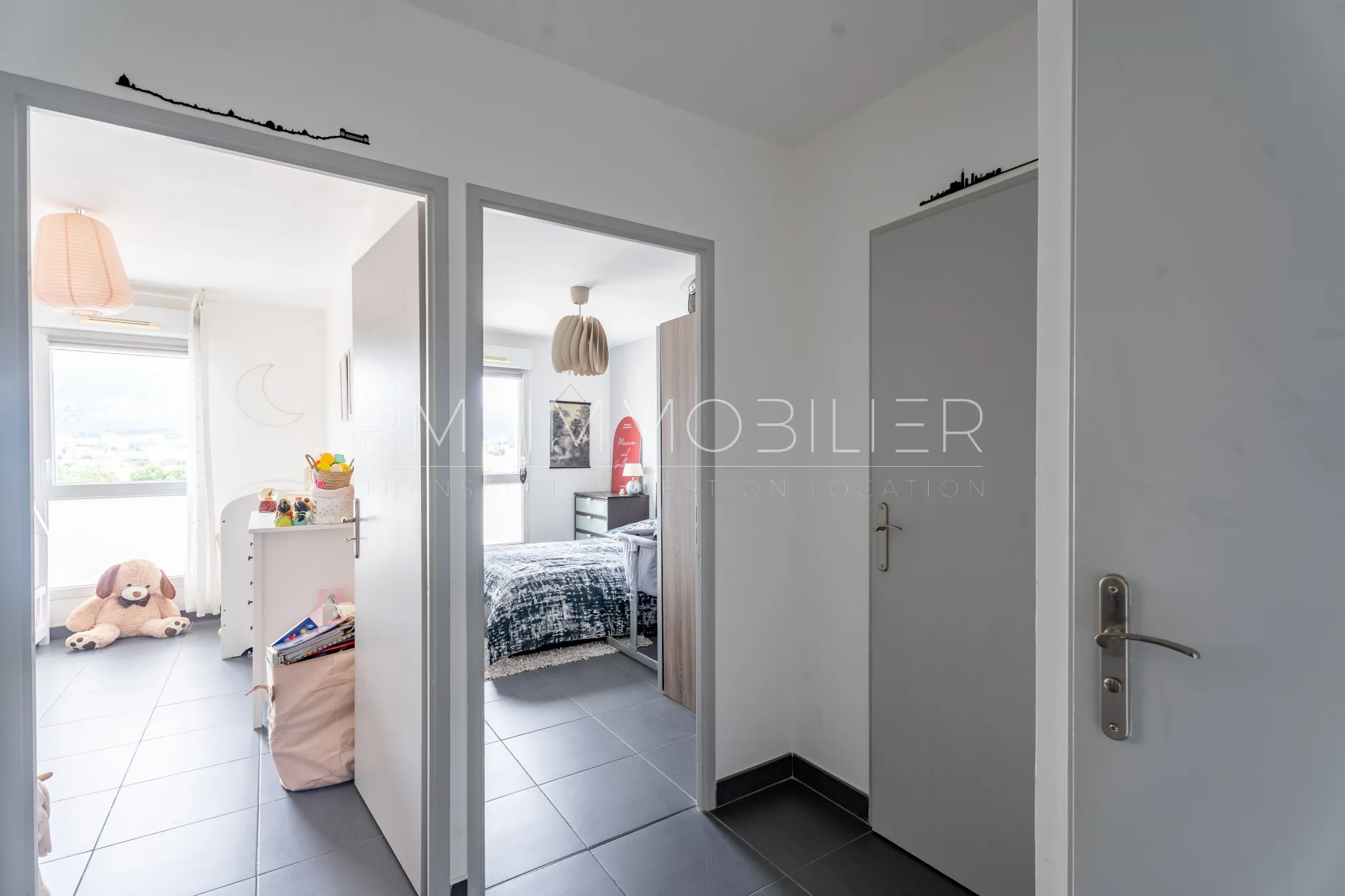 Appartement 3 pièces récent avec terrasse et parking à Marseille - Quartier Capelette 