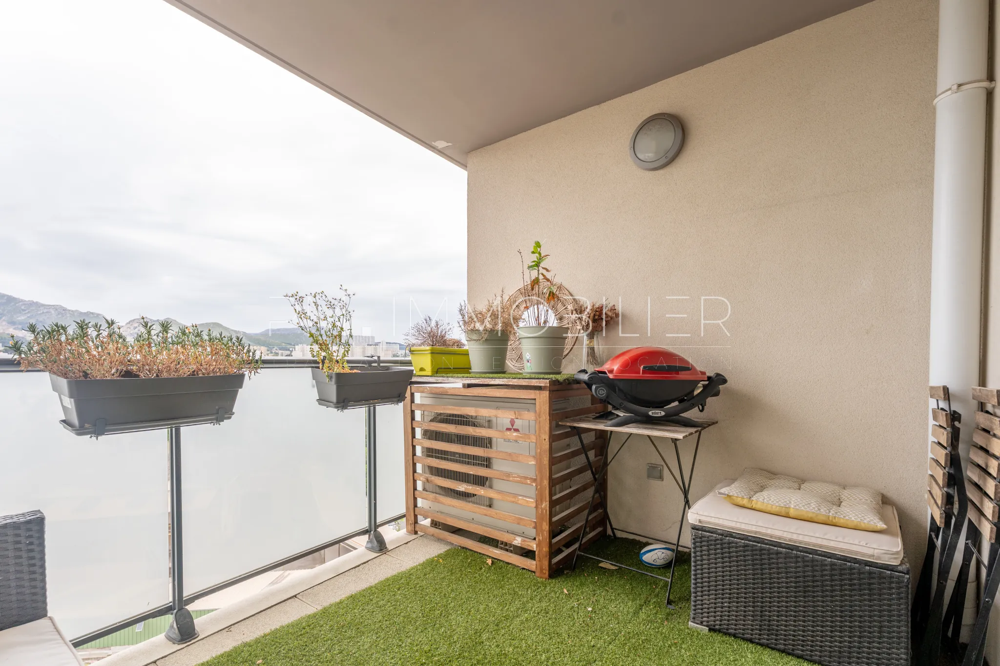 Appartement 3 pièces récent avec terrasse et parking à Marseille - Quartier Capelette 