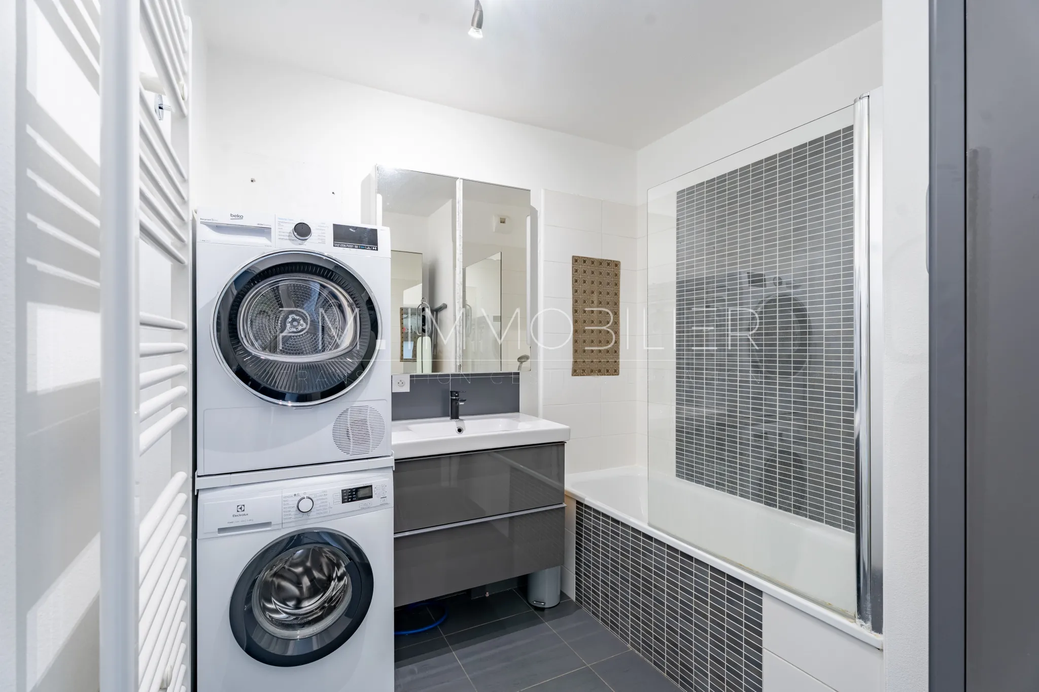 Appartement 3 pièces récent avec terrasse et parking à Marseille - Quartier Capelette 