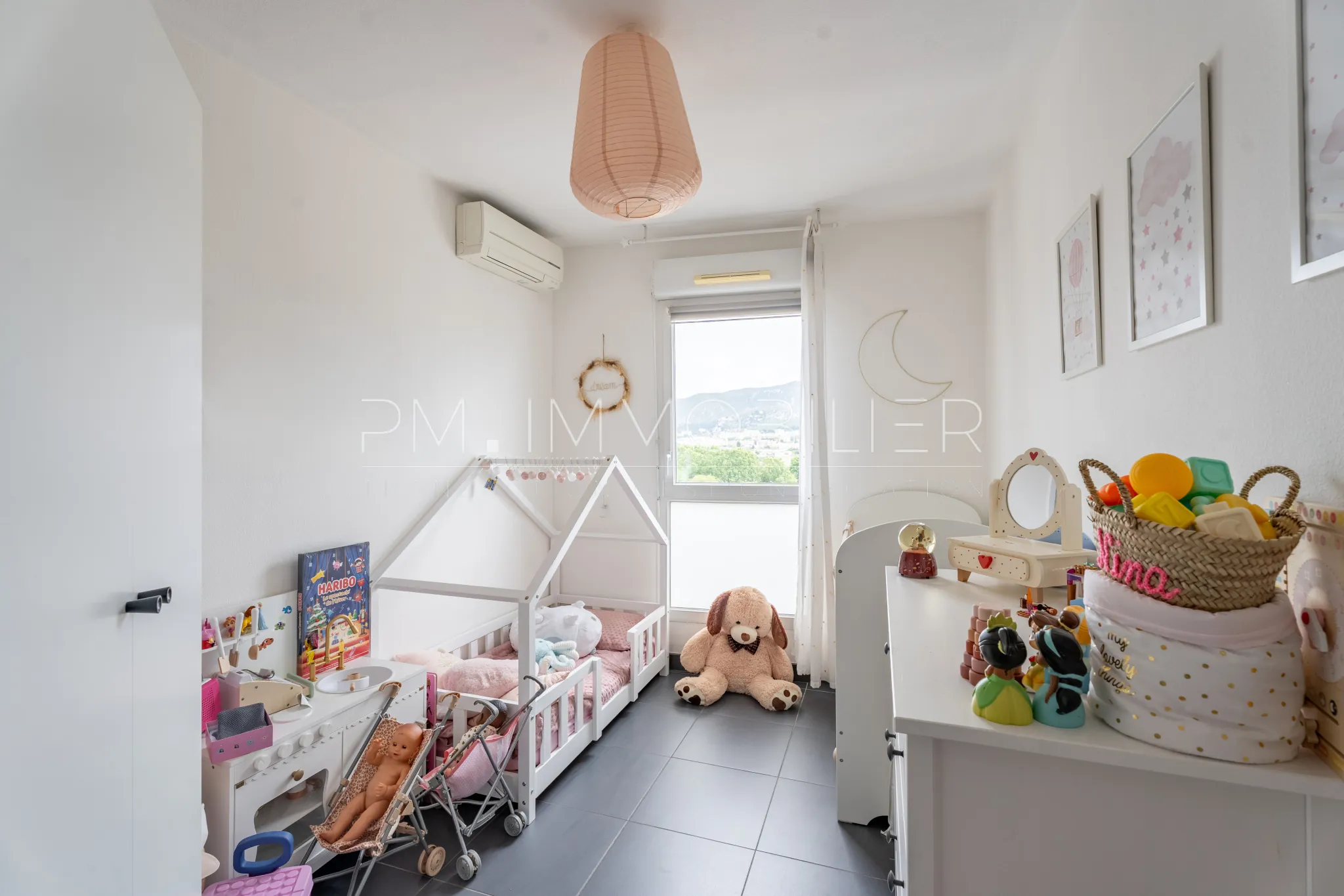 Appartement 3 pièces récent avec terrasse et parking à Marseille - Quartier Capelette 