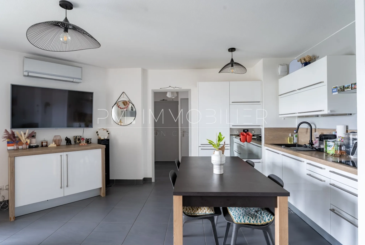 Appartement 3 pièces récent avec terrasse et parking à Marseille - Quartier Capelette 