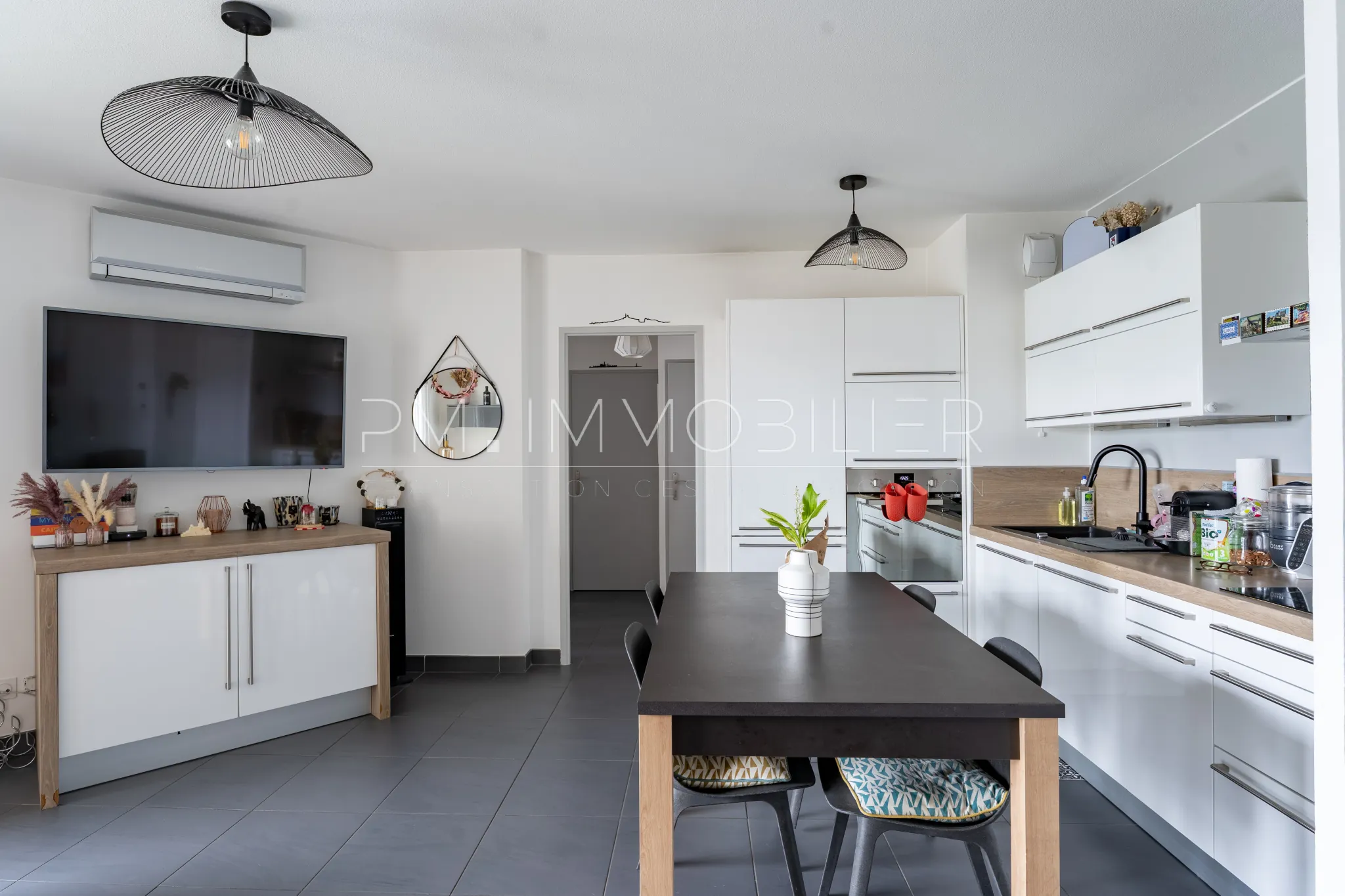 Appartement 3 pièces récent avec terrasse et parking à Marseille - Quartier Capelette 