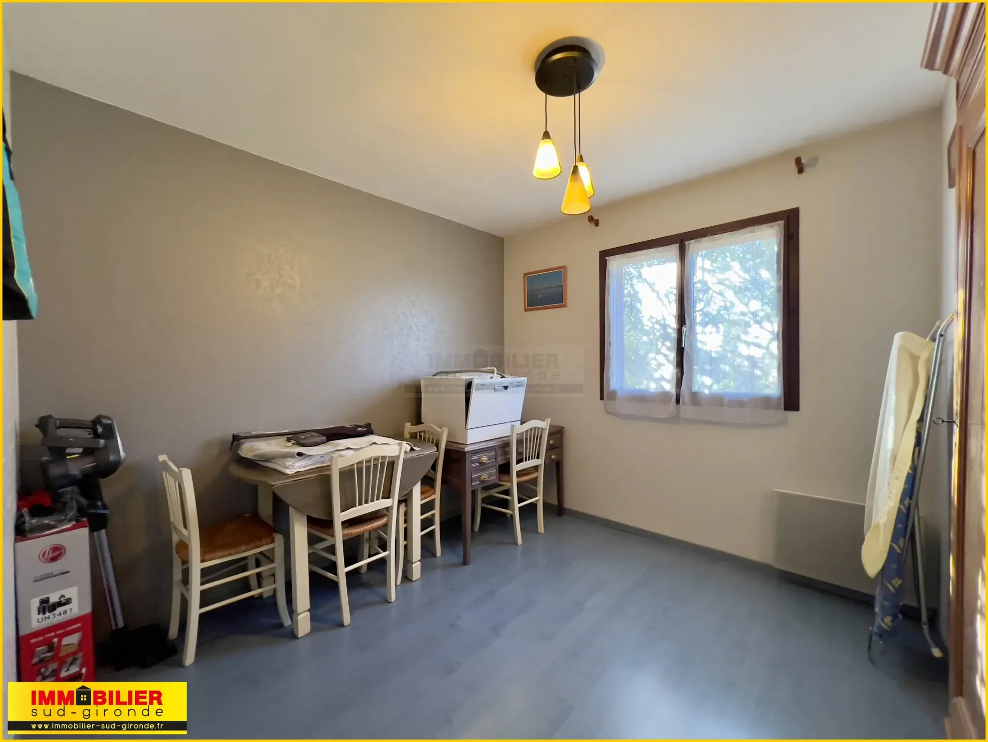 Maison familiale de plain-pied à vendre à Podensac avec grand terrain et garage 