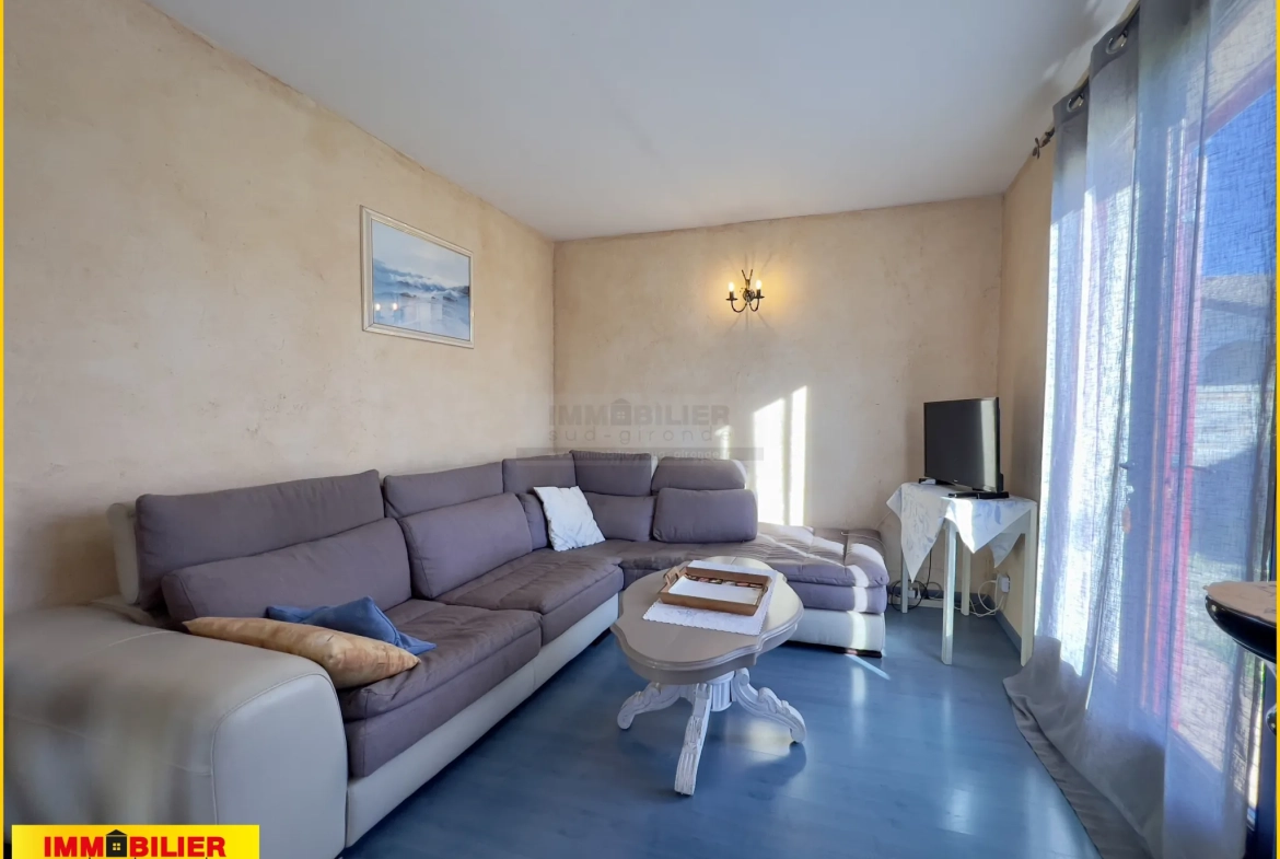 Maison familiale de plain-pied à vendre à Podensac avec grand terrain et garage 