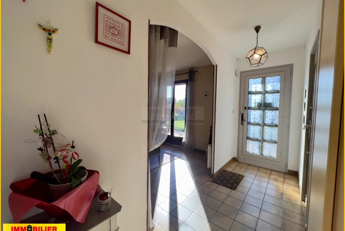 Maison familiale de plain-pied à vendre à Podensac avec grand terrain et garage 