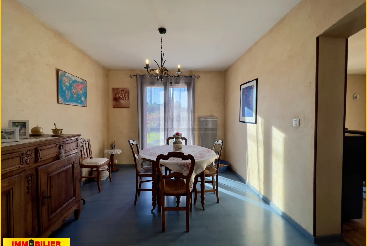 Maison familiale de plain-pied à vendre à Podensac avec grand terrain et garage 