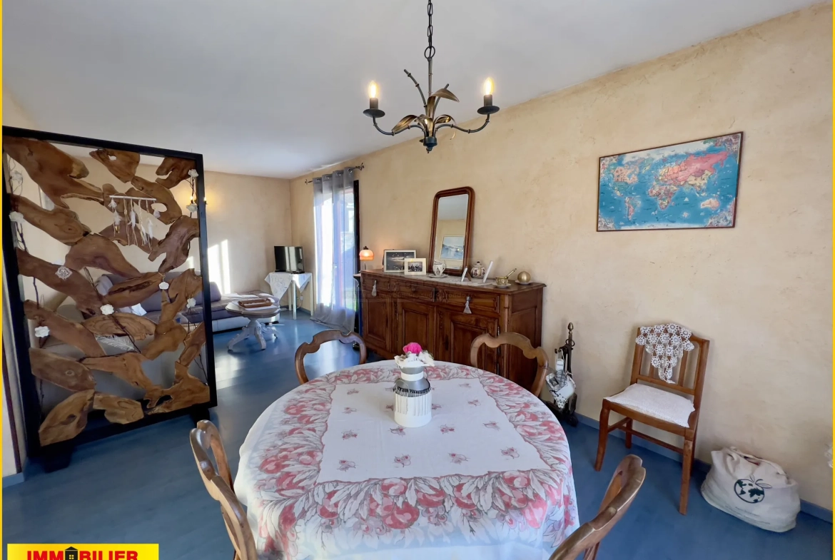 Maison familiale de plain-pied à vendre à Podensac avec grand terrain et garage 