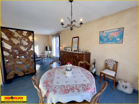 Maison familiale de plain-pied à vendre à Podensac avec grand terrain et garage 