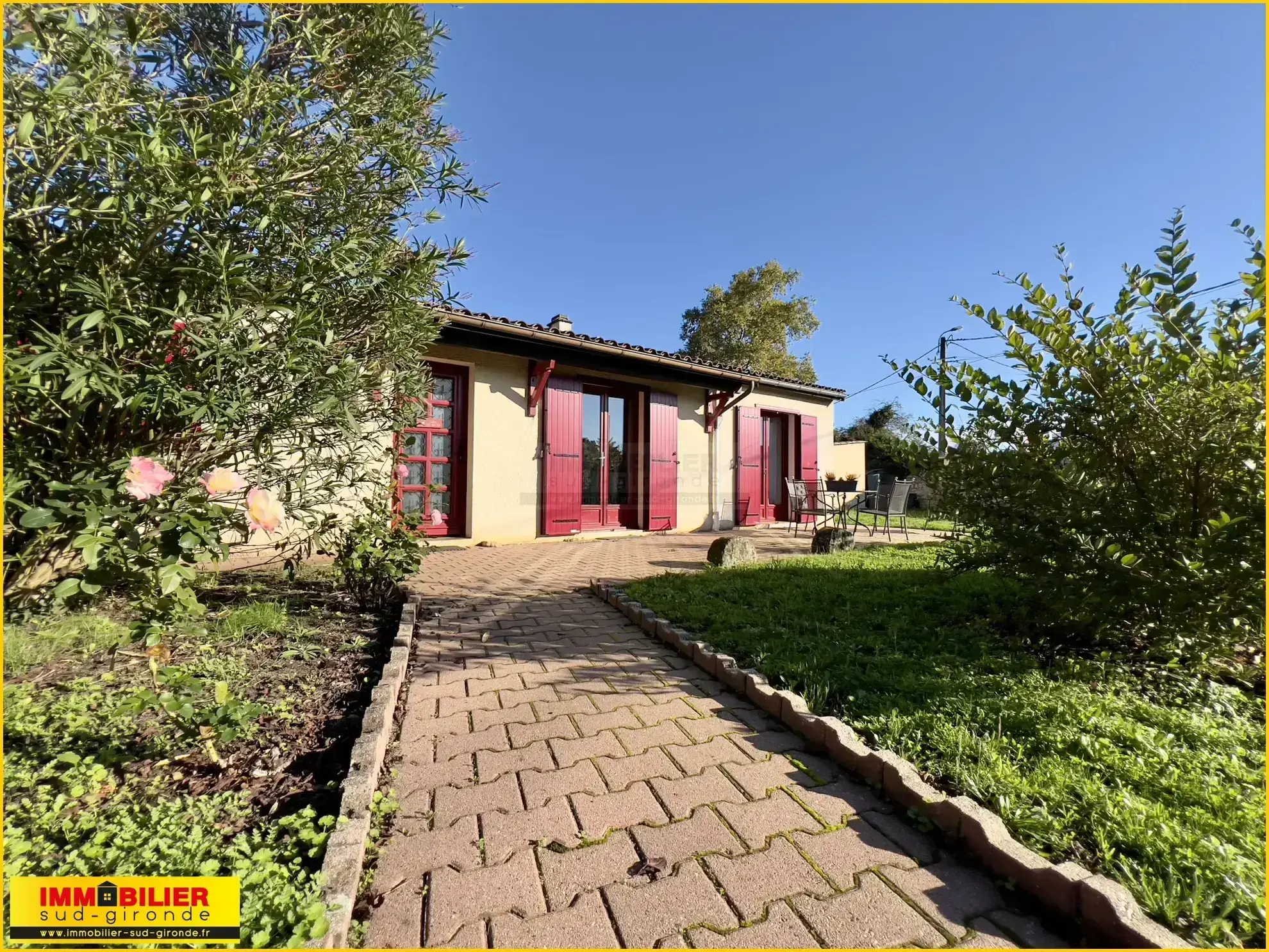 Maison familiale de plain-pied à vendre à Podensac avec grand terrain et garage 