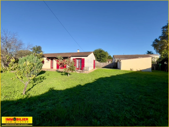 Maison familiale de plain-pied à vendre à Podensac avec grand terrain et garage 