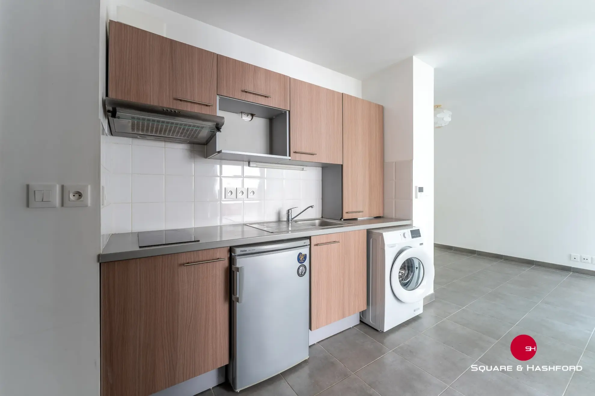 Appartement T1 avec Balcon à Bordeaux, secteur Bassins à Flots, résidence récente 