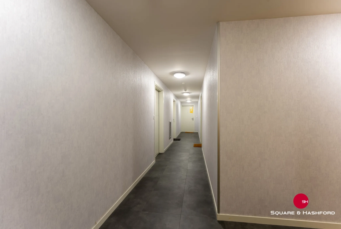 Appartement T1 avec Balcon à Bordeaux, secteur Bassins à Flots, résidence récente 