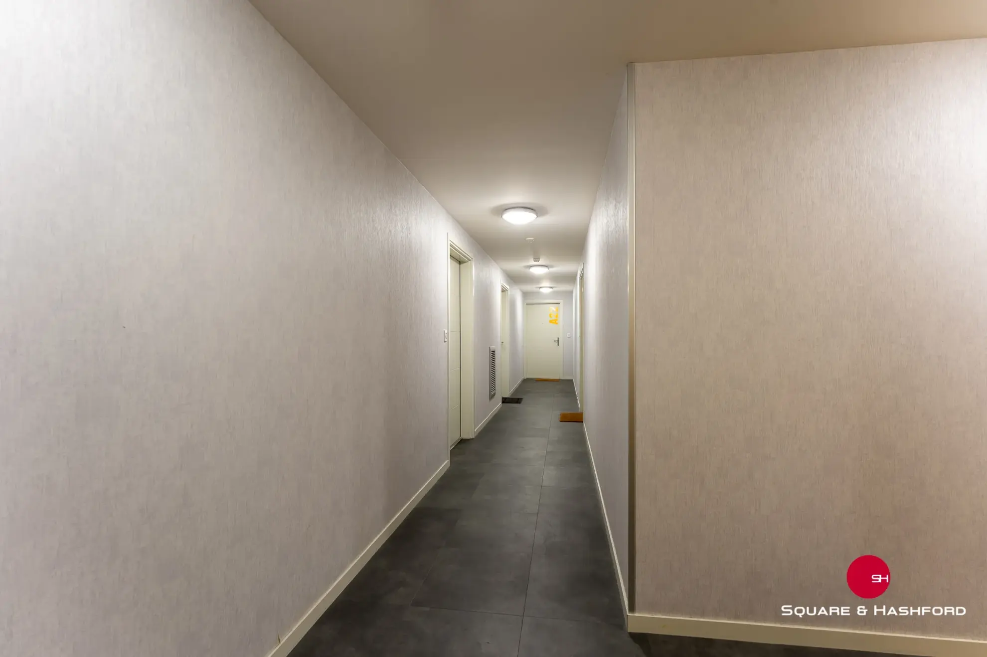 Appartement T1 avec Balcon à Bordeaux, secteur Bassins à Flots, résidence récente 