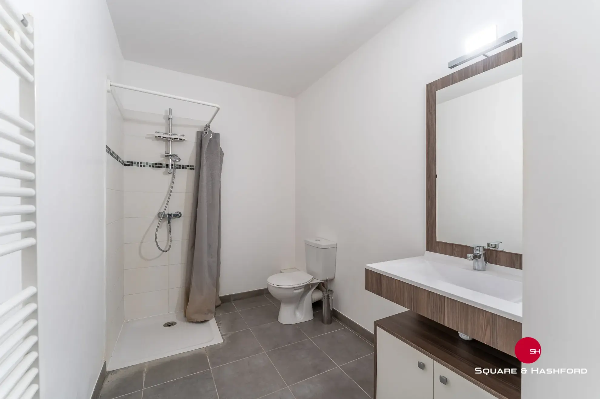Appartement T1 avec Balcon à Bordeaux, secteur Bassins à Flots, résidence récente 