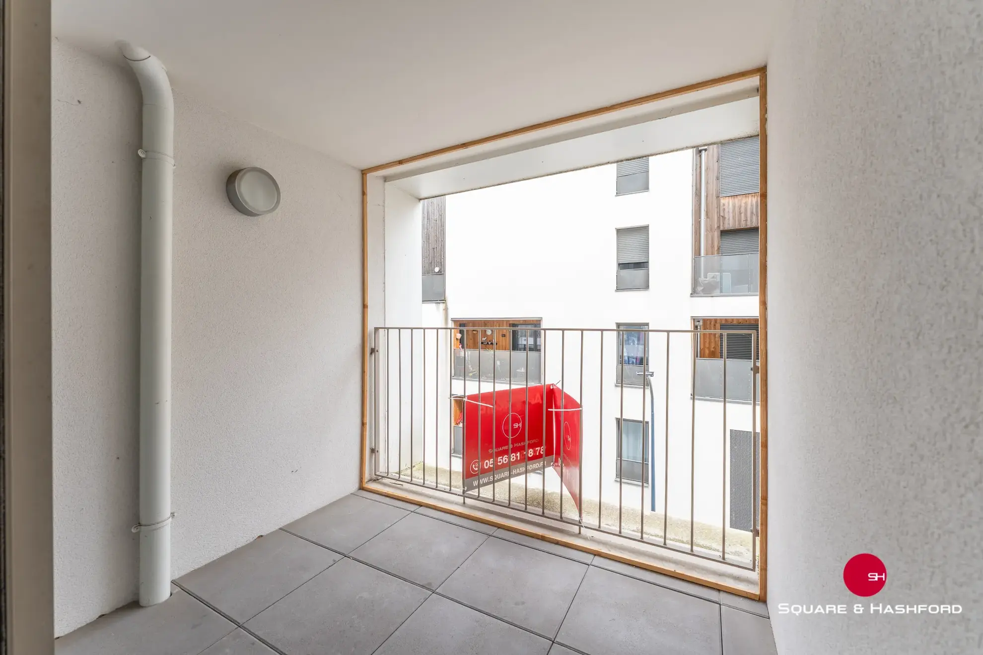 Appartement T1 avec Balcon à Bordeaux, secteur Bassins à Flots, résidence récente 