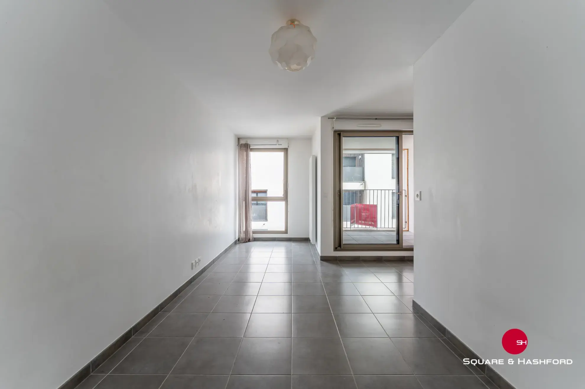 Appartement T1 avec Balcon à Bordeaux, secteur Bassins à Flots, résidence récente 