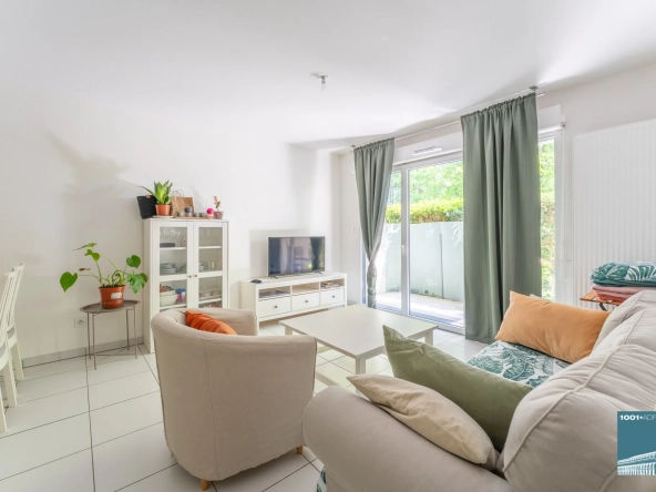 Appartement 2 pièces à Parempuyre avec terrasse et parking sécurisé