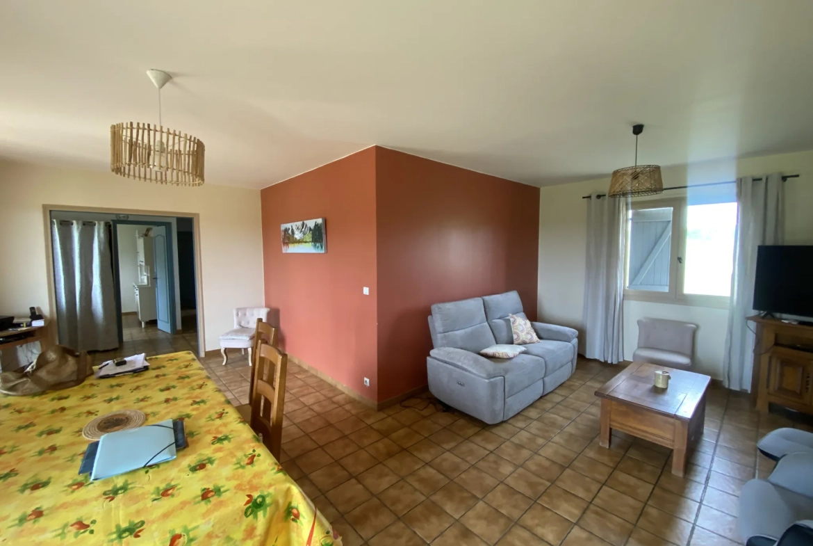 Maison avec dépendance et grand terrain près de Sauveterre de Guyenne 