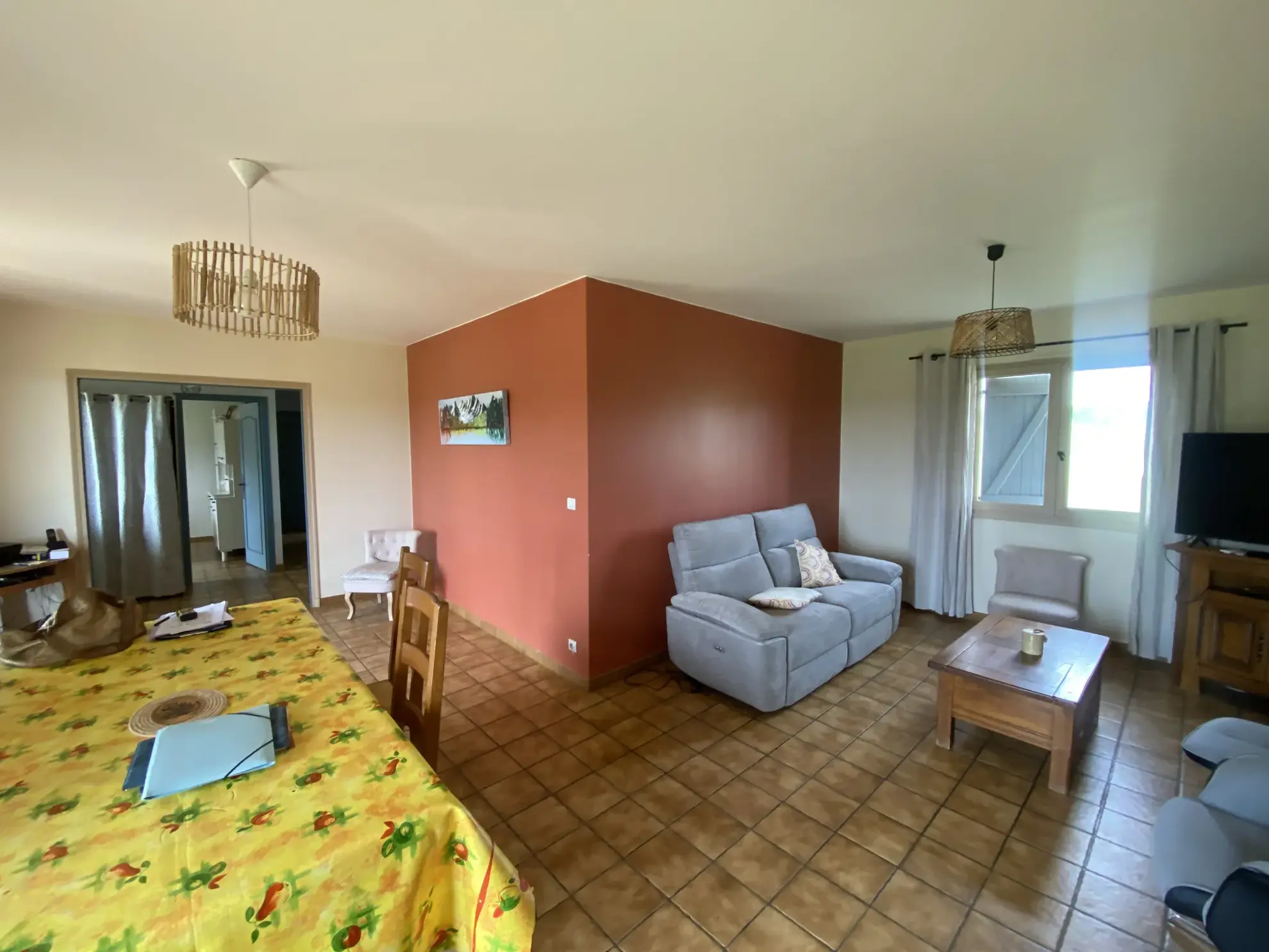 Maison avec dépendance et grand terrain près de Sauveterre de Guyenne 