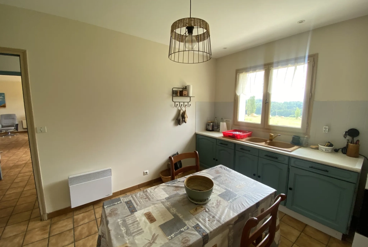 Maison avec dépendance et grand terrain près de Sauveterre de Guyenne 