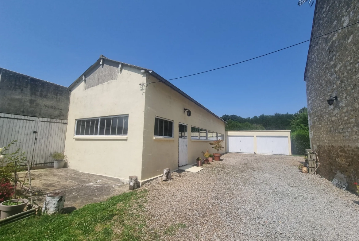 Maison à vendre de 126 m² avec dépendance et terrain à Mortagne-au-Perche 