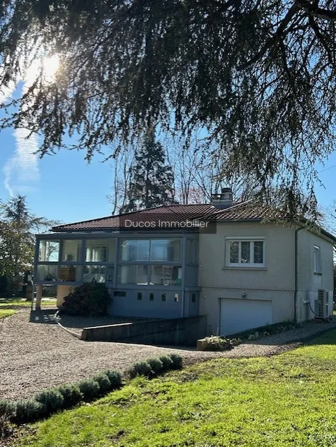 Belle maison récente avec sous-sol et terrain arboré à Marmande 