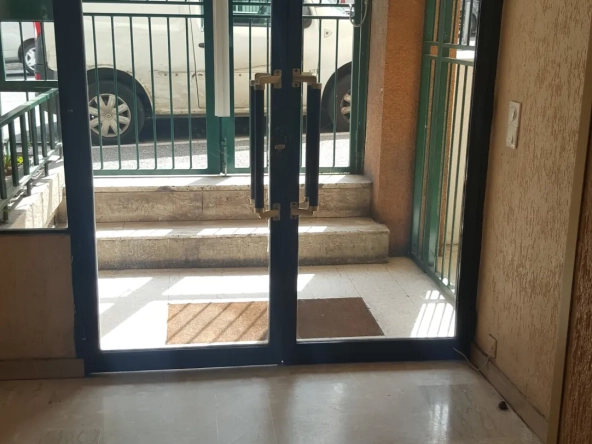 Appartement T3 rénové avec terrasse et parking à Nice - Résidence récente