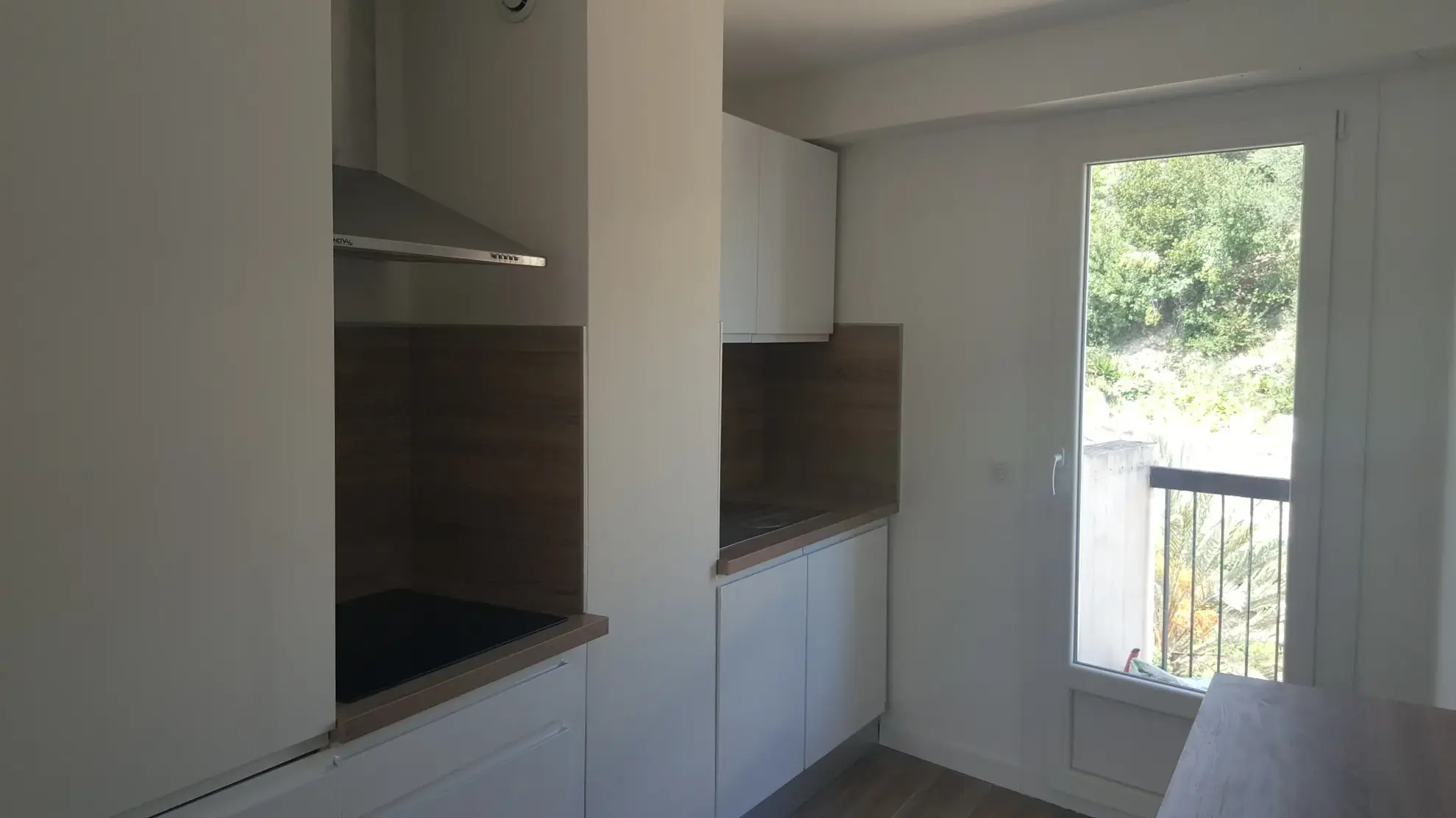 Appartement T3 rénové avec terrasse et parking à Nice - Résidence récente 