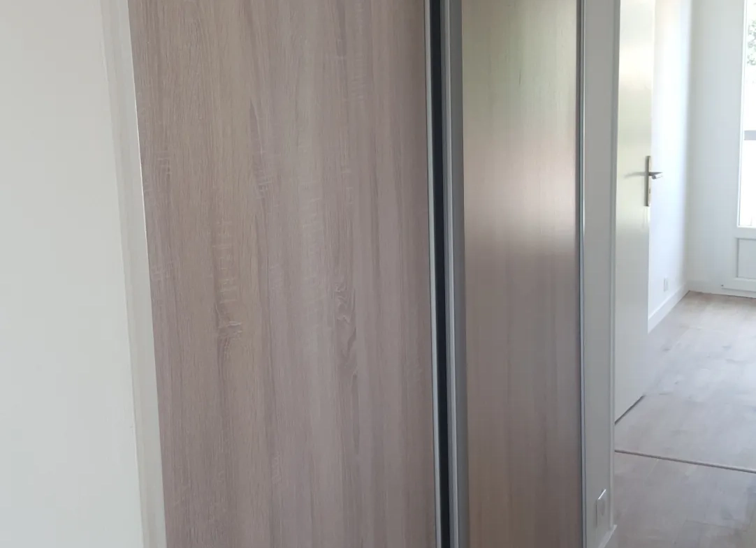 Appartement T3 rénové avec terrasse et parking à Nice - Résidence récente 