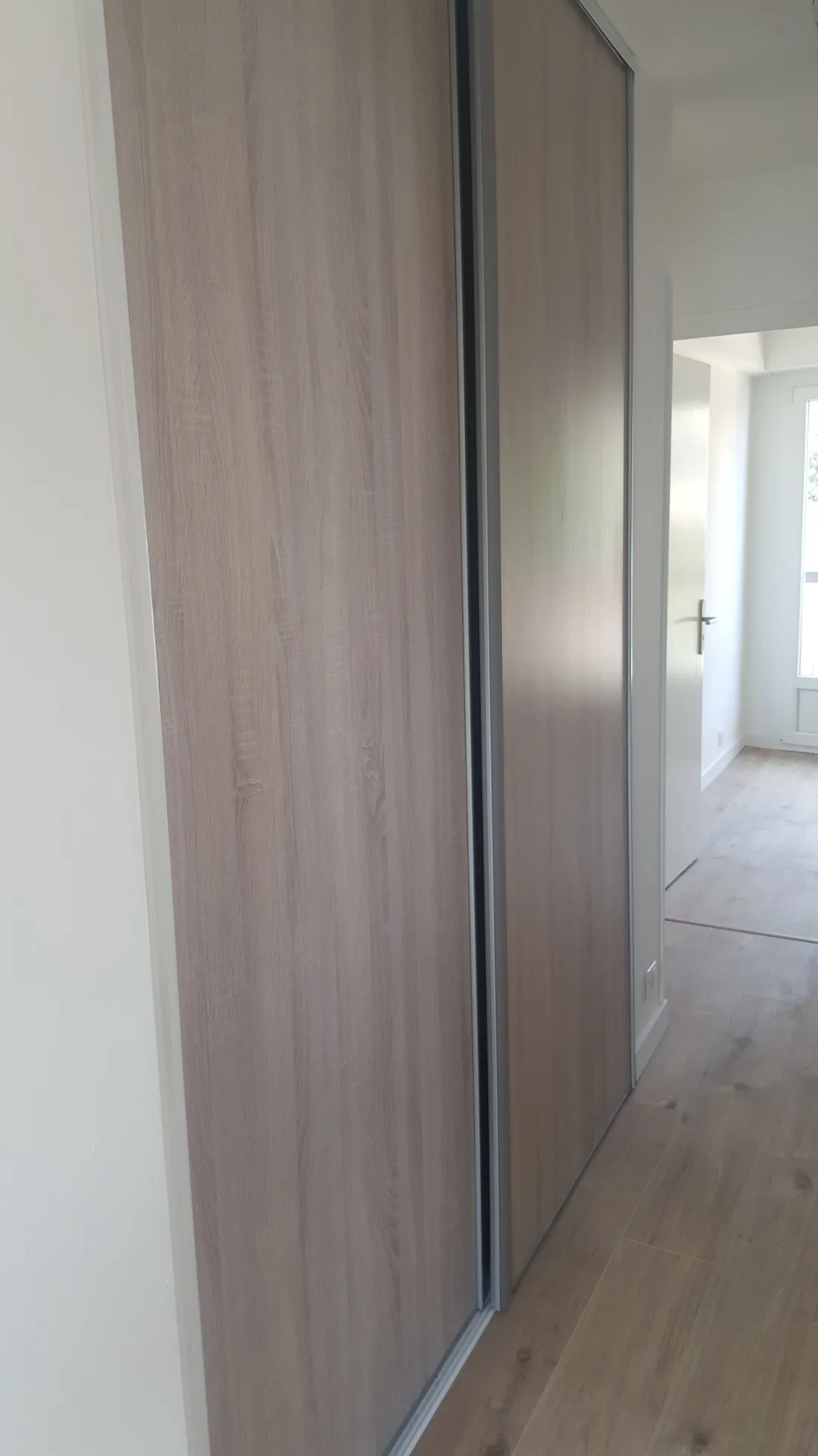 Appartement T3 rénové avec terrasse et parking à Nice - Résidence récente 