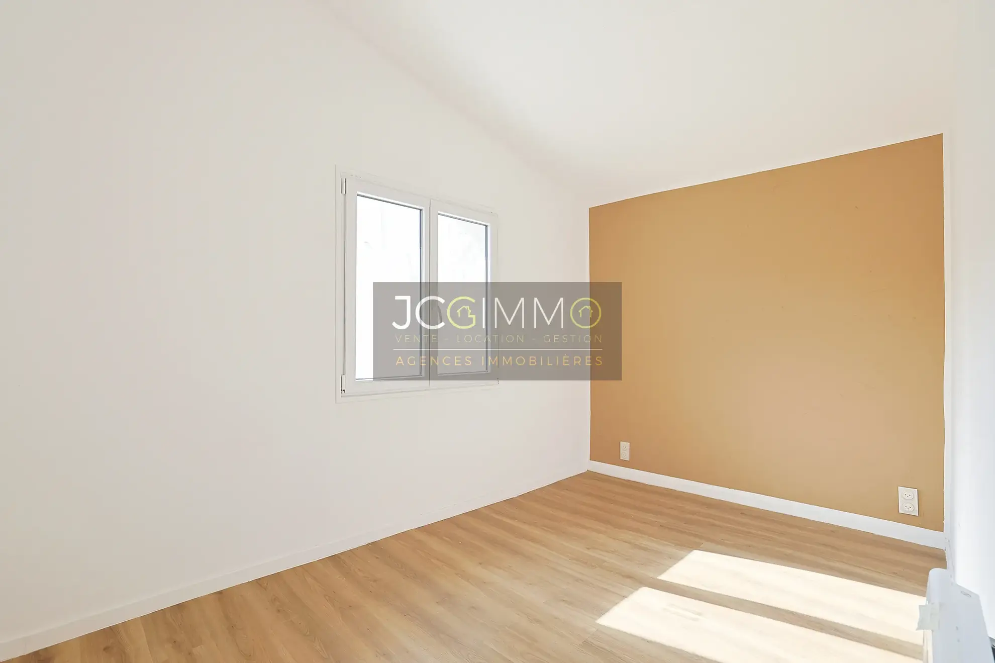 Maison de village rénovée à Pignans - 76 m², 2 chambres, extérieur, prêt à habiter 
