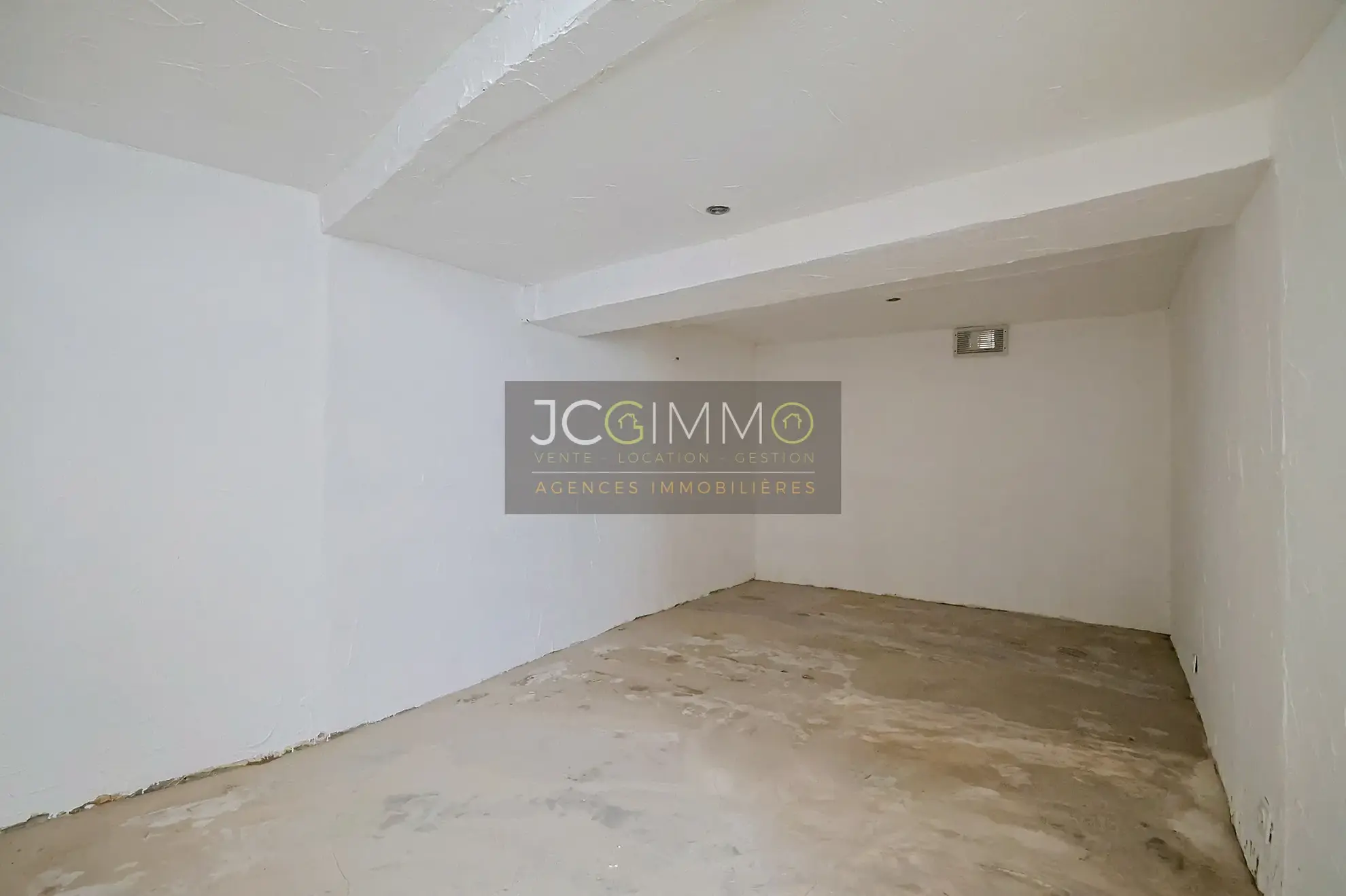 Maison de village rénovée à Pignans - 76 m², 2 chambres, extérieur, prêt à habiter 
