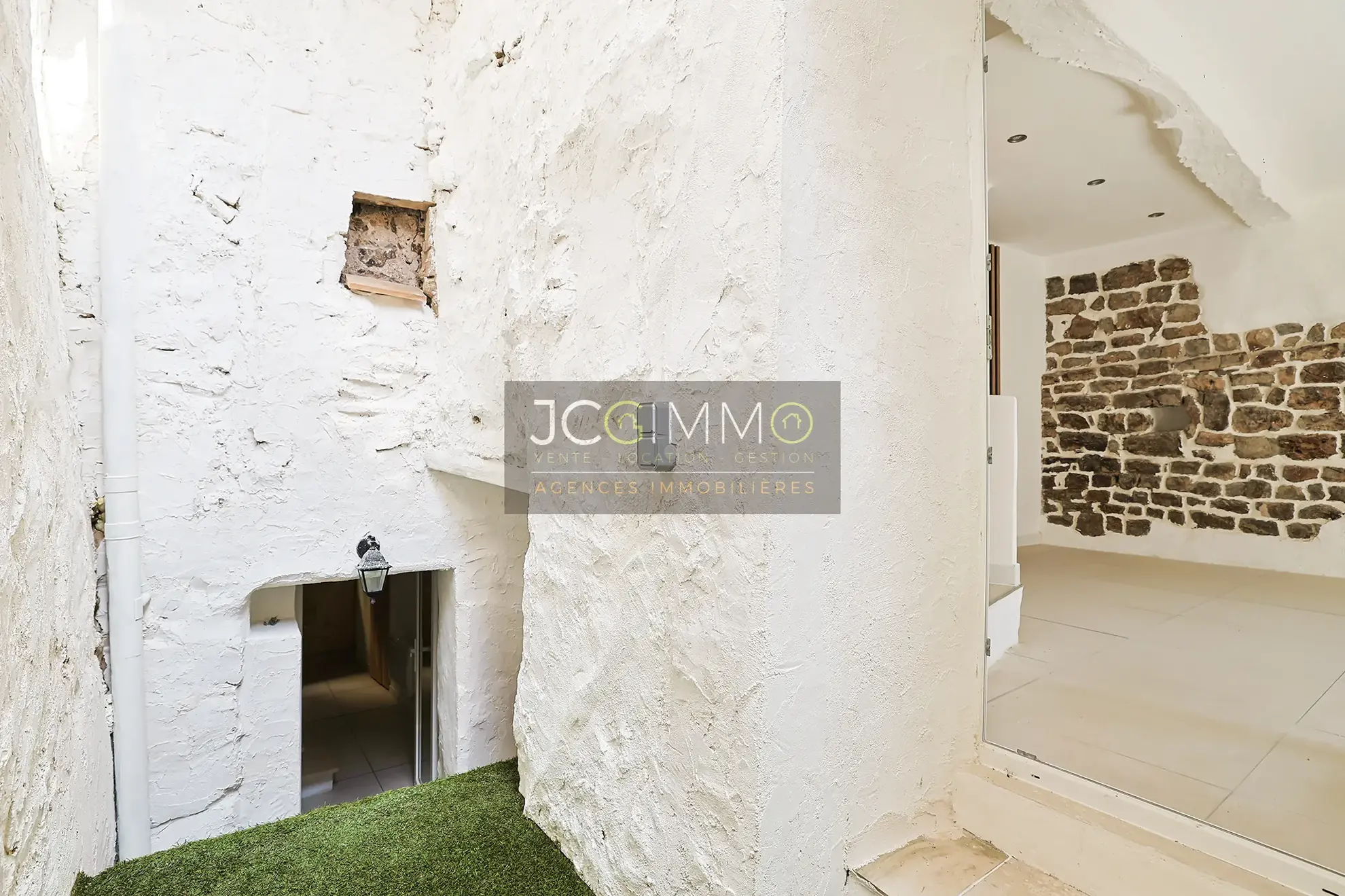 Maison de village rénovée à Pignans - 76 m², 2 chambres, extérieur, prêt à habiter 