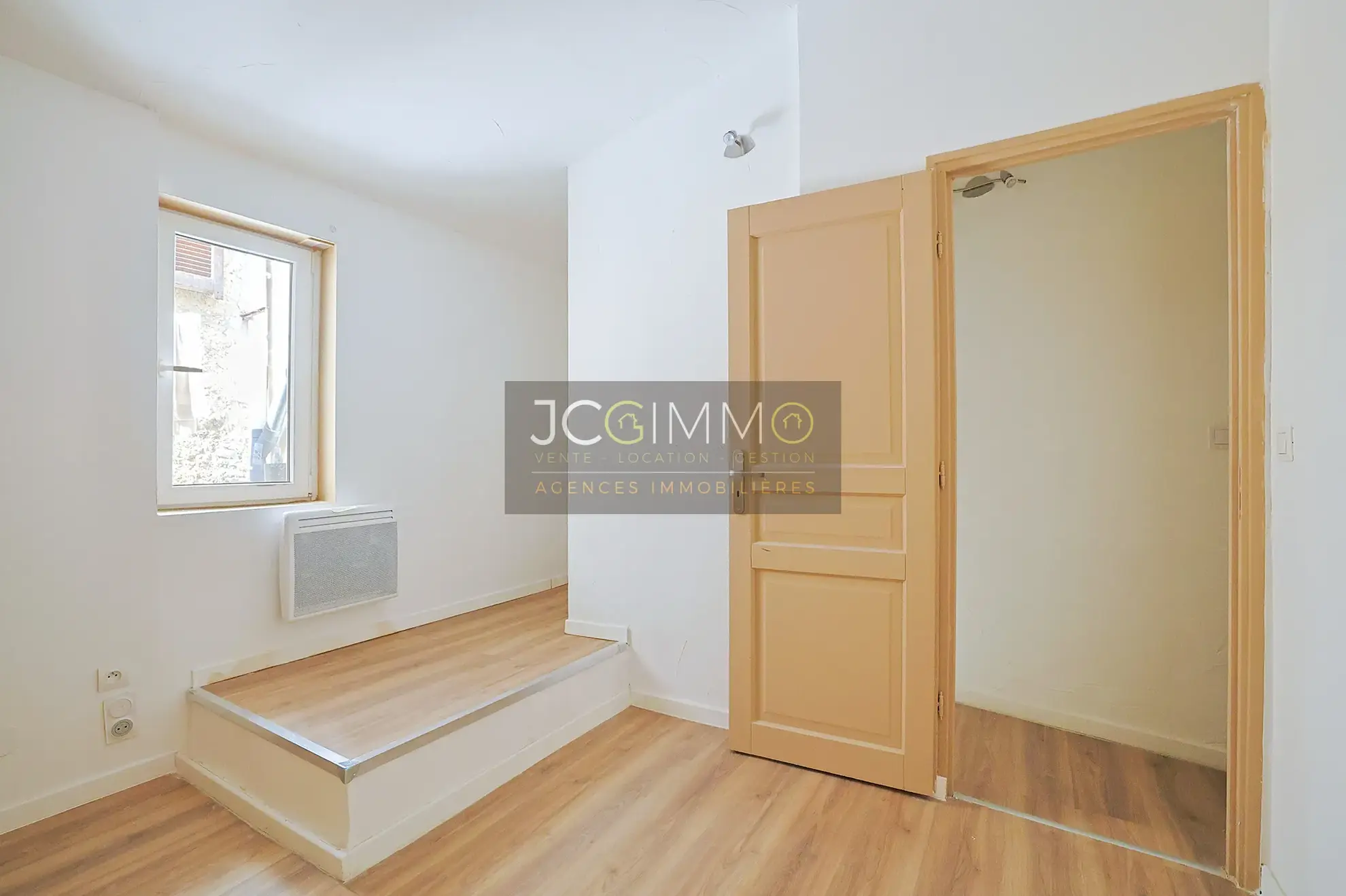 Maison de village rénovée à Pignans - 76 m², 2 chambres, extérieur, prêt à habiter 
